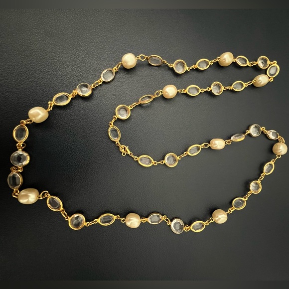 Vintage Jewelry - Vintage Acrylic Pearl And Faux Crystal bezel Necklace